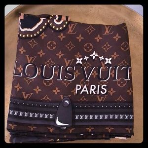 Louis Vuitton LV World Square scarf - never worn